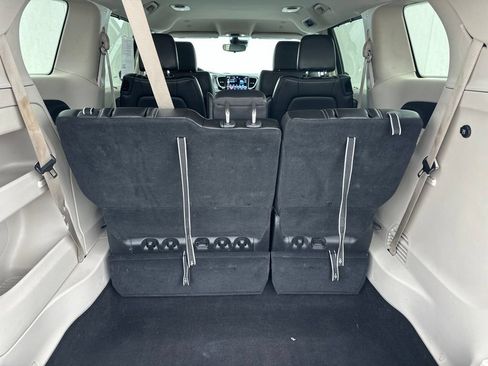 Used 2023 Chrysler Pacifica Touring-L FWD image 21