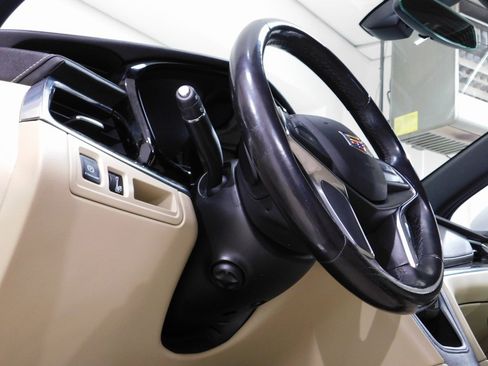 Used 2018 Cadillac XT5 AWD image 34