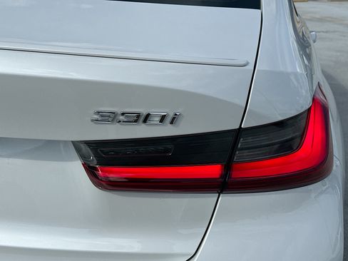 Certified 2025 BMW 330i Sedan w/ M Sport Package RWD image 32