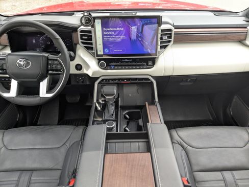 Used 2025 Toyota Sequoia Capstone AWD/4WD image 19