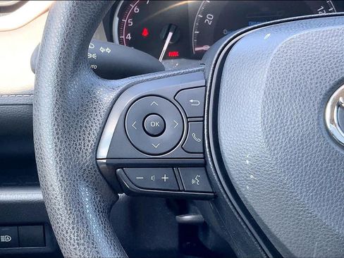 Used 2025 Toyota RAV4 XLE FWD image 23