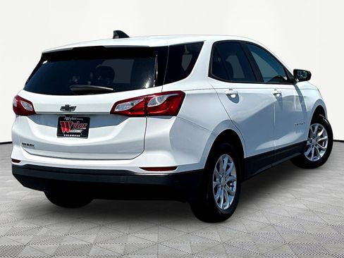 Used 2021 Chevrolet Equinox LS w/ LS Convenience Package FWD image 6