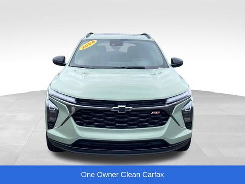 Certified 2024 Chevrolet Trax RS w/ Sunroof Package FWD image 2