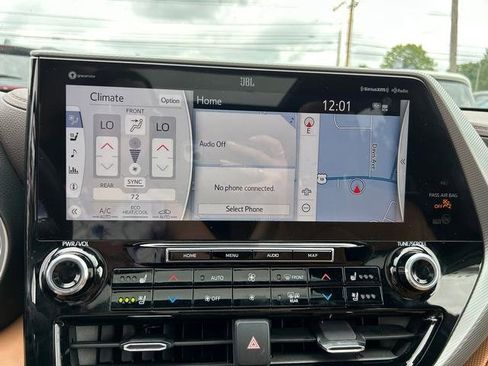 Used 2022 Toyota Highlander Platinum image 17