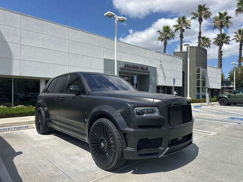 Used 2019 Rolls-Royce Cullinan AWD/4WD image 2