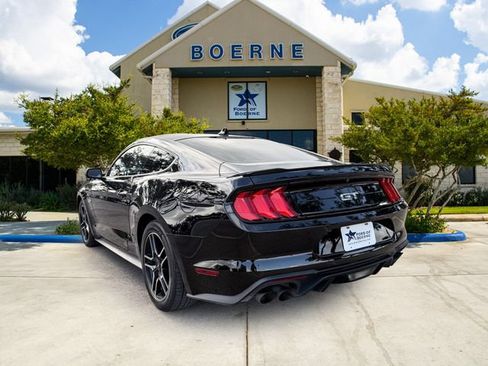 Used 2022 Ford Mustang GT Premium RWD image 3