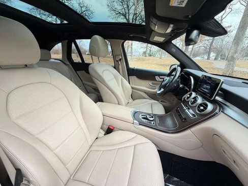 Used 2018 Mercedes-Benz GLC 300 4MATIC image 11