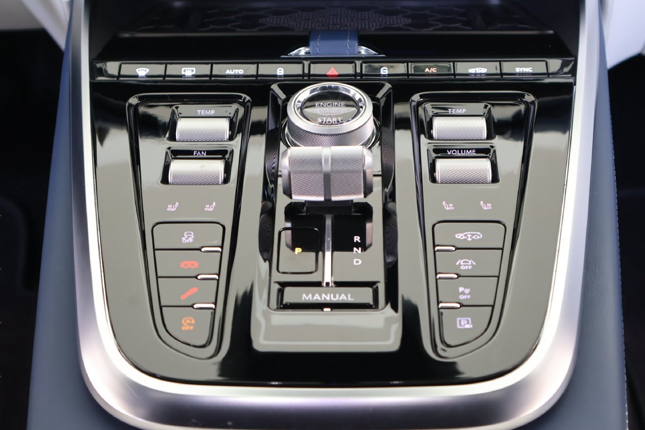 Used 2025 Aston Martin DBX 707 AWD/4WD image 17