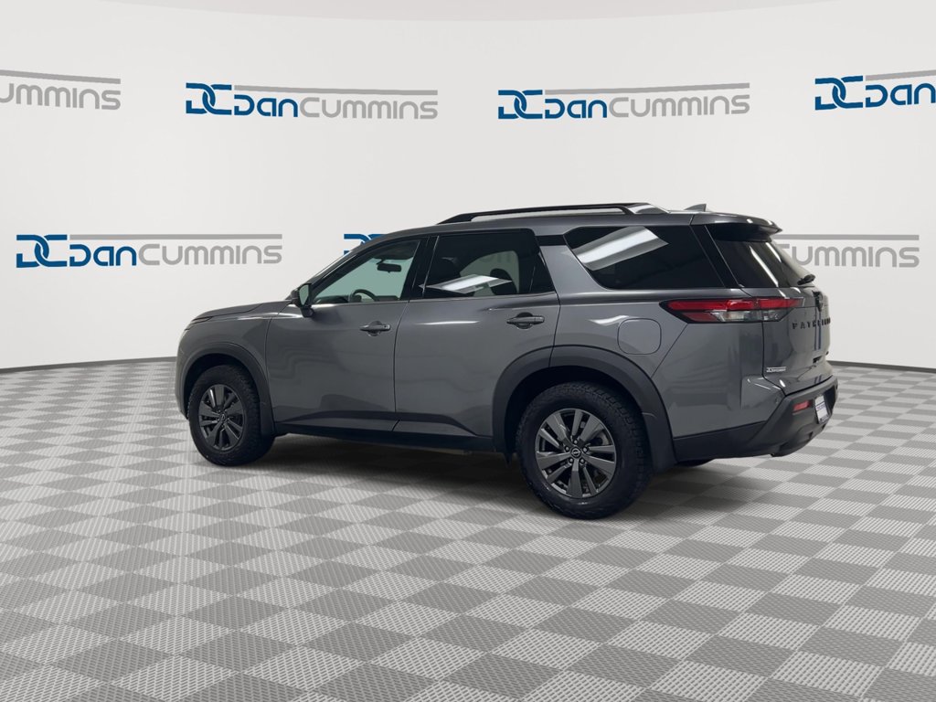 Used 2024 Nissan Pathfinder SV w/ Black Appearance Package AWD/4WD image 6