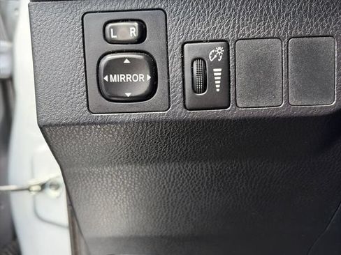 Used 2016 Toyota RAV4 XLE FWD image 18
