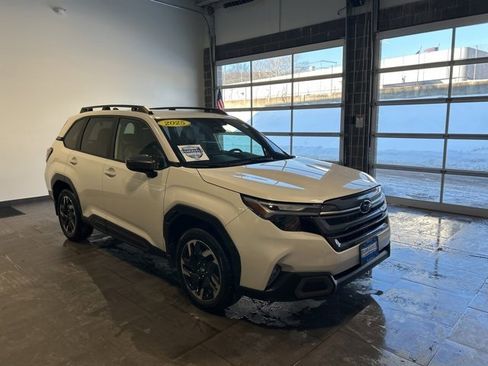 Used 2025 Subaru Forester Limited image 2