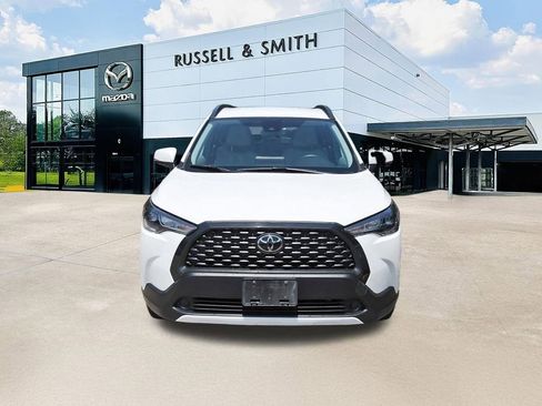 Used 2022 Toyota Corolla Cross LE FWD image 2