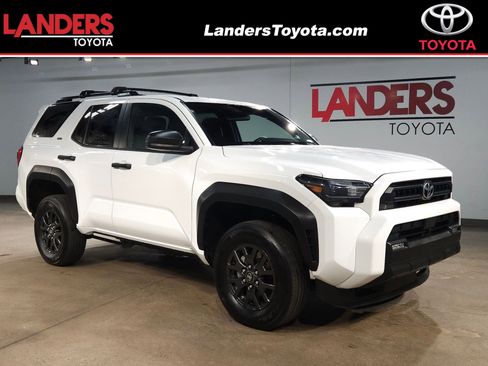 Certified 2025 Toyota 4Runner SR5 AWD/4WD image 1