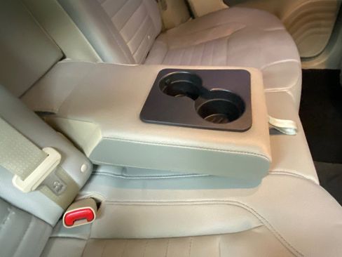 Used 2013 Ford Taurus SE image 35