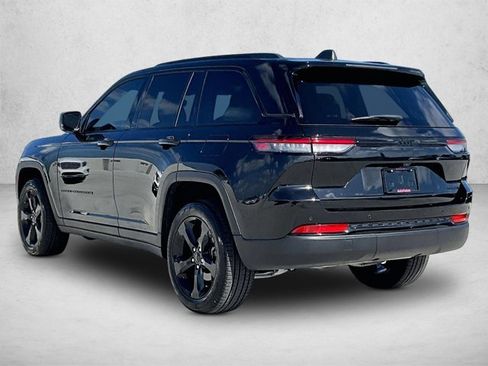 Used 2024 Jeep Grand Cherokee Limited w/ Black Appearance Package image 13