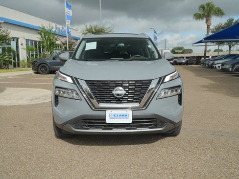 Used 2023 Nissan Rogue SL FWD image 2