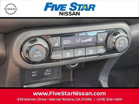 Used 2023 Nissan Kicks SR w/ SR Premium Package FWD image 20