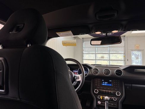 Used 2018 Ford Mustang Convertible image 18