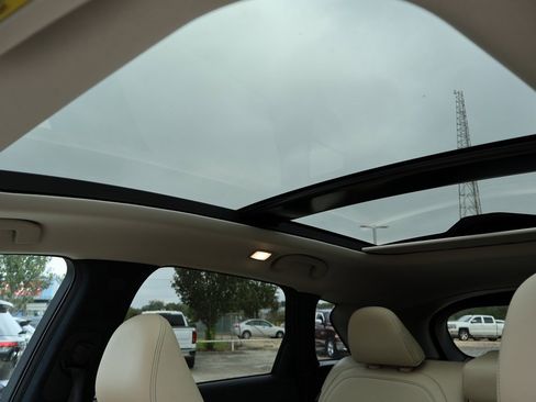 Used 2022 INFINITI QX50 Essential image 11