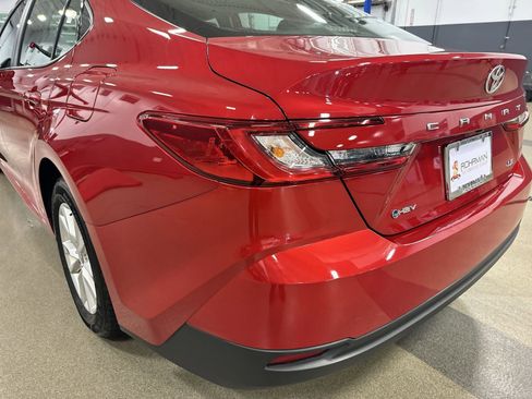 Used 2025 Toyota Camry LE image 29