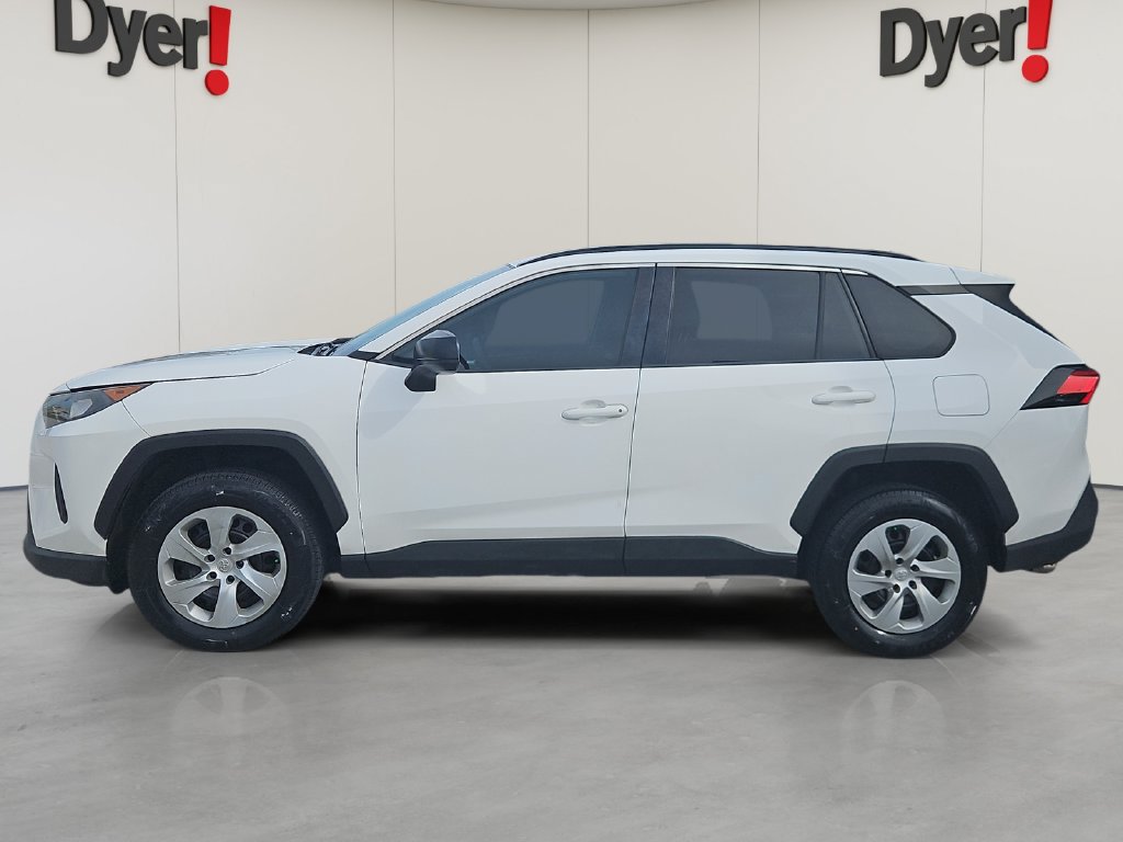 Used 2021 Toyota RAV4 LE FWD image 2