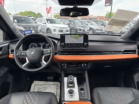 Used 2023 Mitsubishi Outlander SEL FWD image 36