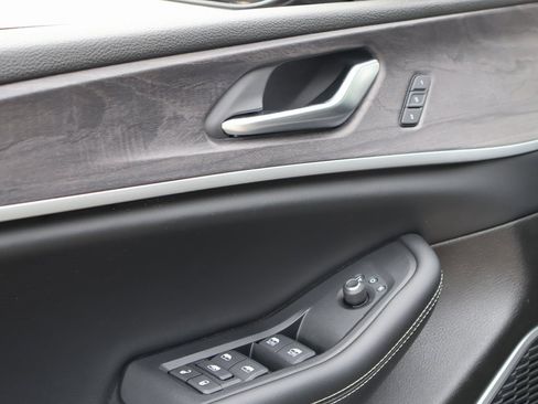 Used 2023 Jeep Grand Cherokee 4WD 4xe image 22