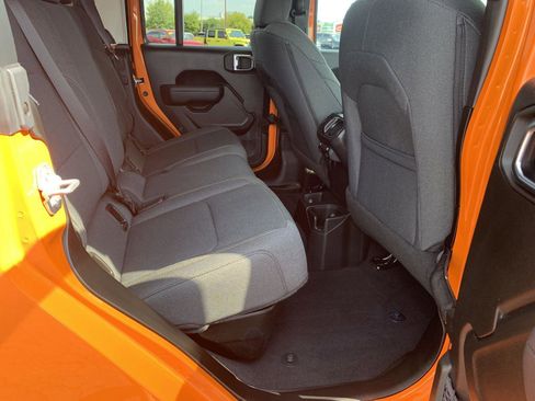 Used 2025 Jeep Gladiator Willys image 12