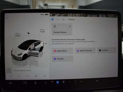 Used 2023 Tesla Model 3 Performance image 23