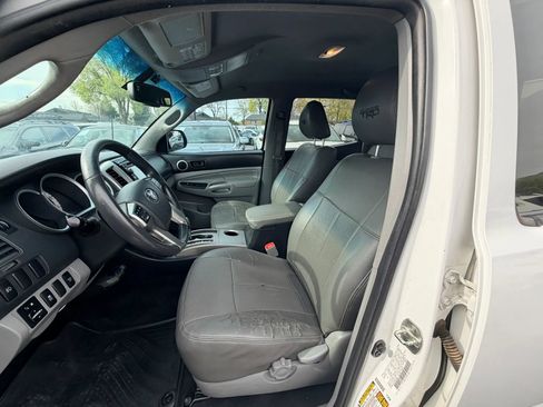 Used 2013 Toyota Tacoma 4x4 Double Cab w/ SR5 Pkg image 11