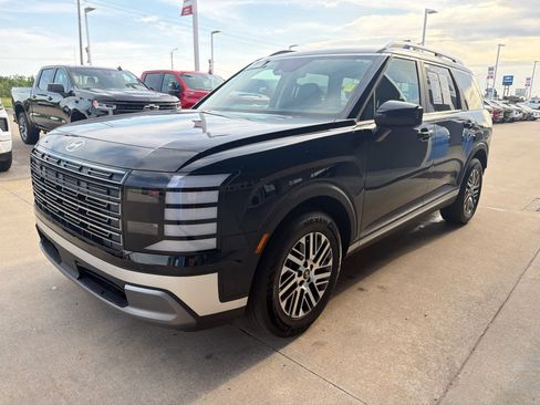 Used 2026 Hyundai Palisade SEL FWD image 2