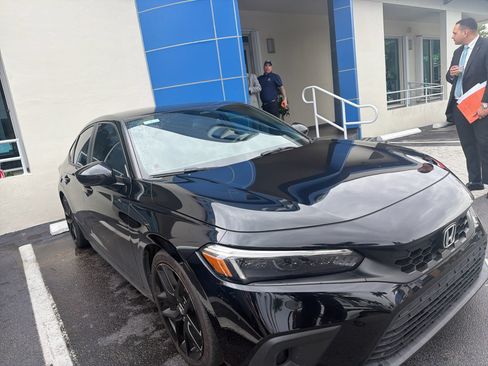 Used 2024 Honda Civic Sport image 3