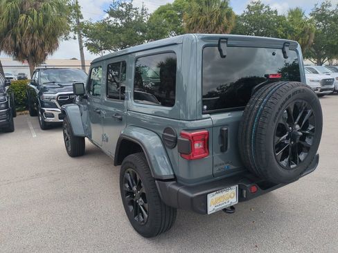 Used 2025 Jeep Wrangler Unlimited Sahara w/ Safety Group AWD/4WD image 8