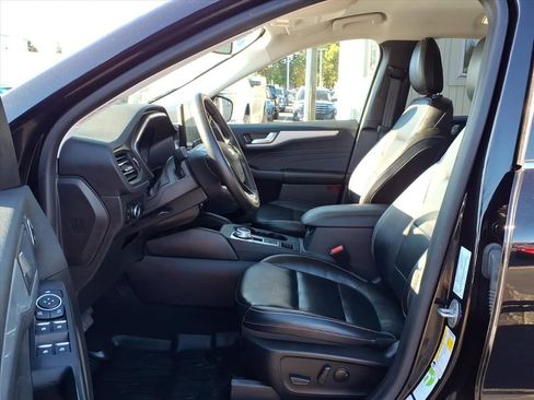 Certified 2023 Ford Escape Platinum w/ Class II Trailer Tow Package image 14