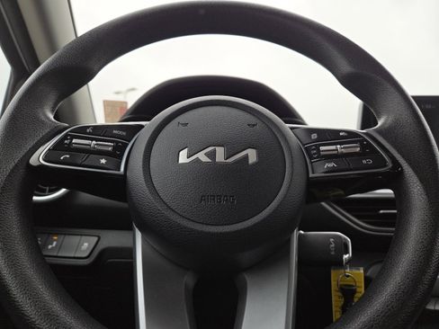 Used 2023 Kia Forte LXS w/ LXS Technology Package image 25