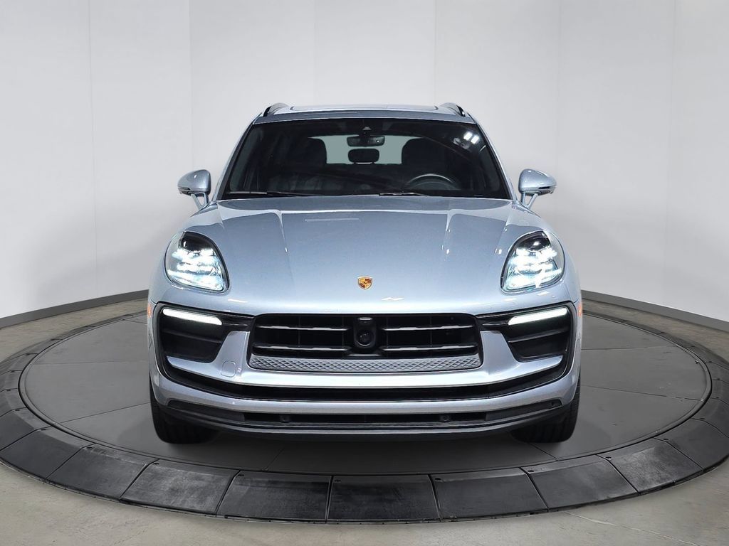 Certified 2023 Porsche Macan AWD/4WD image 10