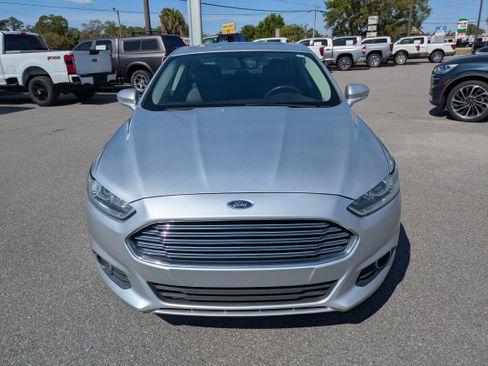 Used 2013 Ford Fusion SE FWD image 9