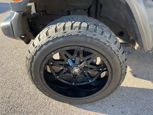 Used 2018 Jeep Wrangler Unlimited Sport AWD/4WD image 19