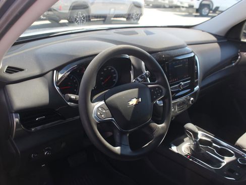 Used 2021 Chevrolet Traverse LS image 15