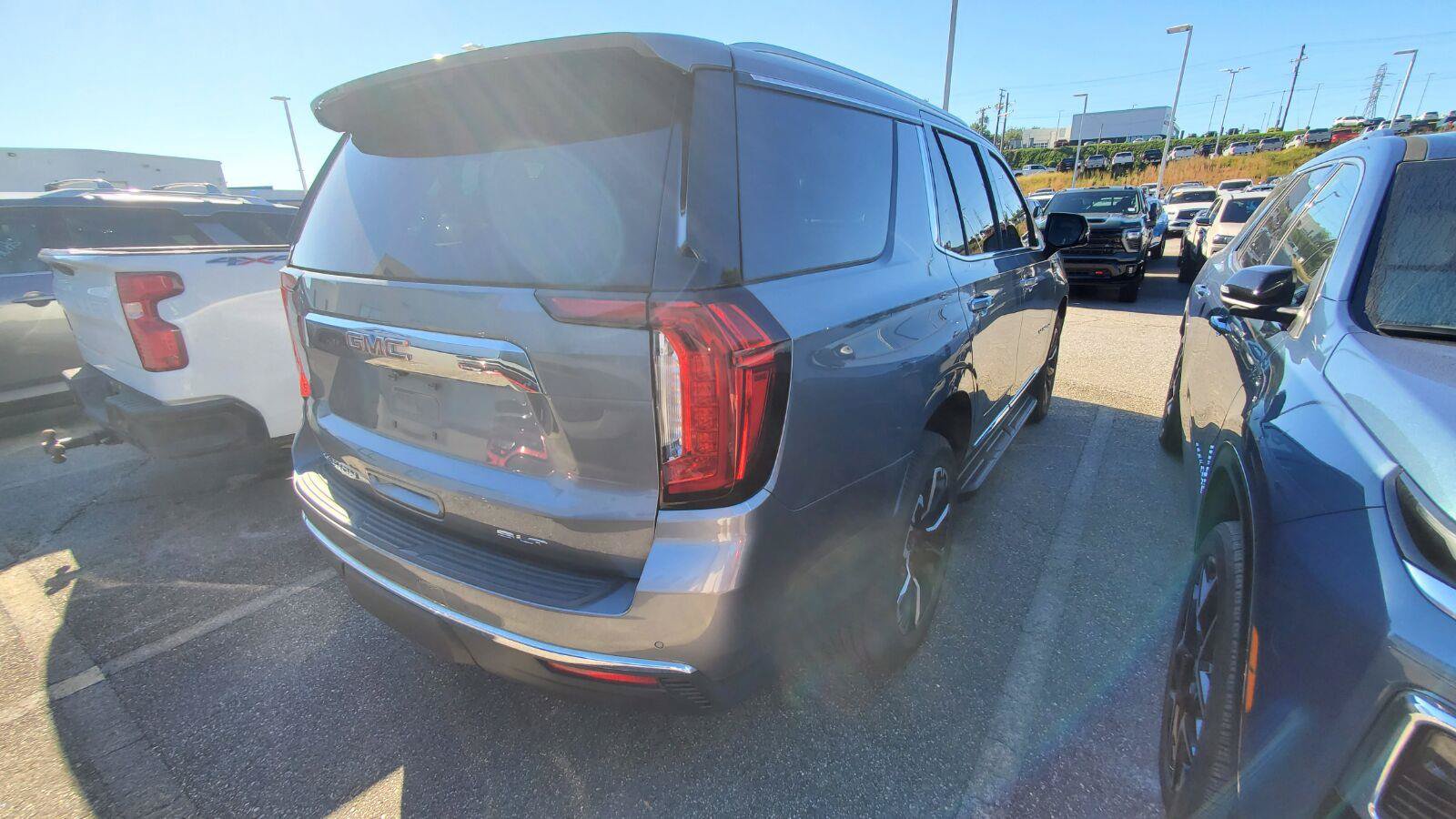 Used 2022 GMC Yukon SLT w/ SLT Premium Package AWD/4WD image 10