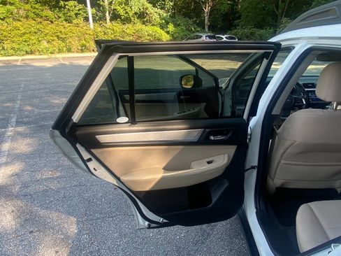 Used 2019 Subaru Outback 2.5i Premium AWD/4WD image 39