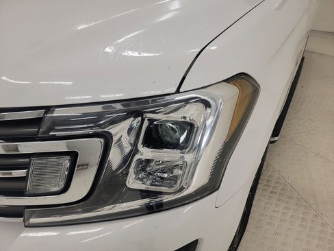Used 2020 Ford Expedition XLT w/ Equipment Group 202A image 9