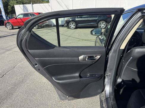 Used 2014 Lexus CT 200h FWD image 17