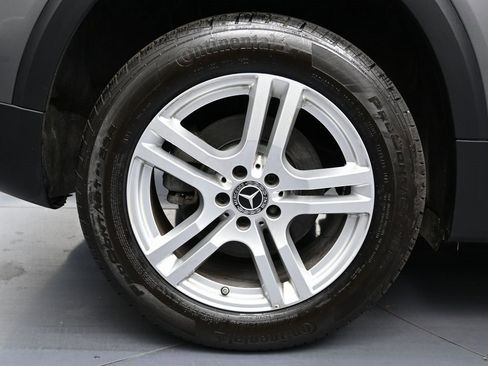 Used 2022 Mercedes-Benz GLB 250 w/ Premium Package Lite image 14