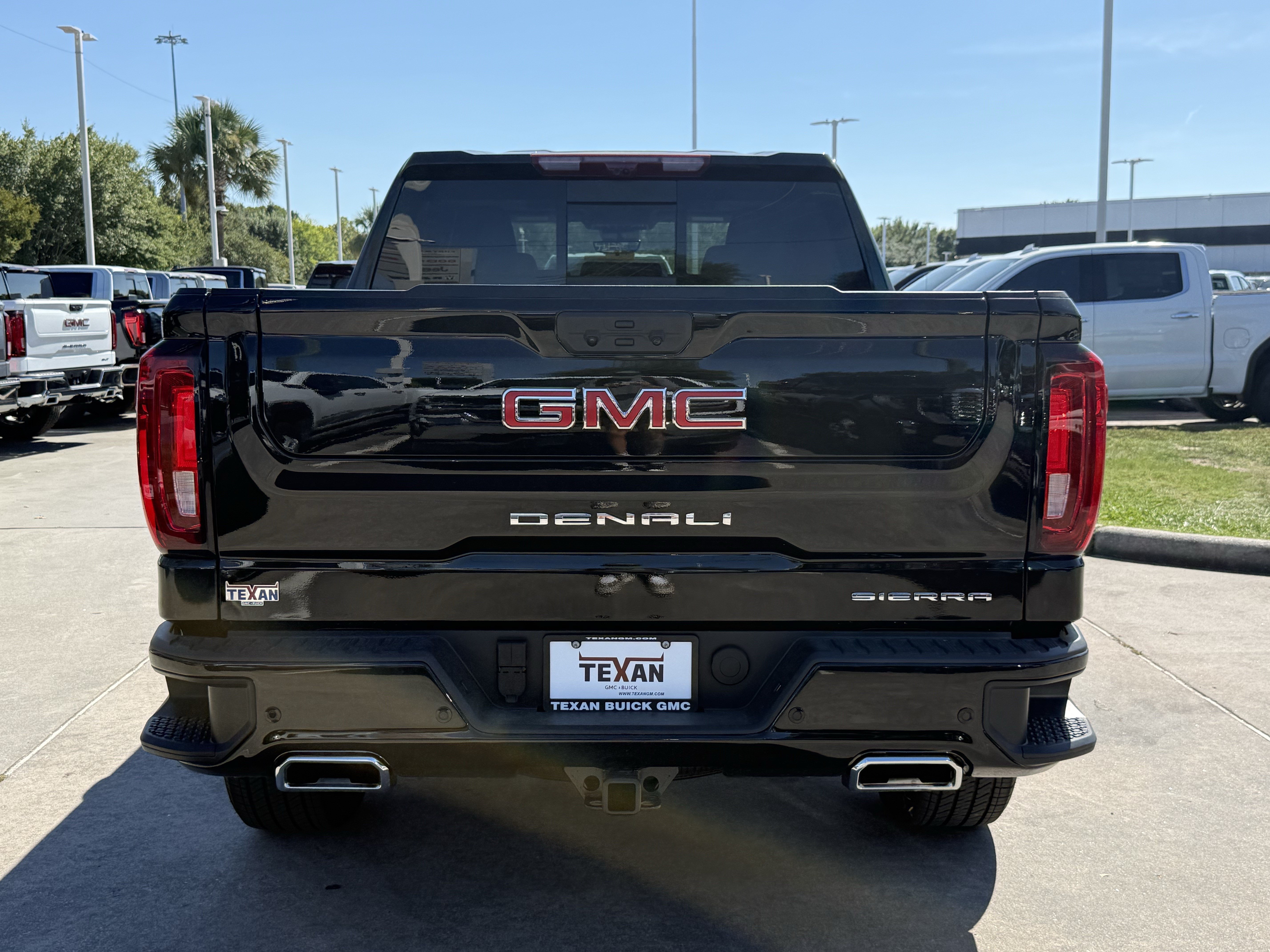 Used 2026 GMC Sierra 1500 Denali w/ Denali Reserve Package AWD/4WD image 6