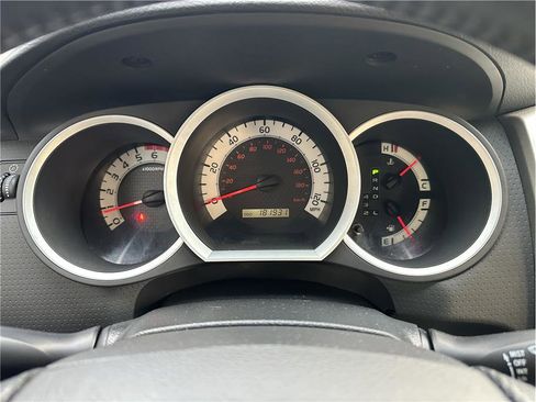 Used 2014 Toyota Tacoma 4x4 Double Cab image 19