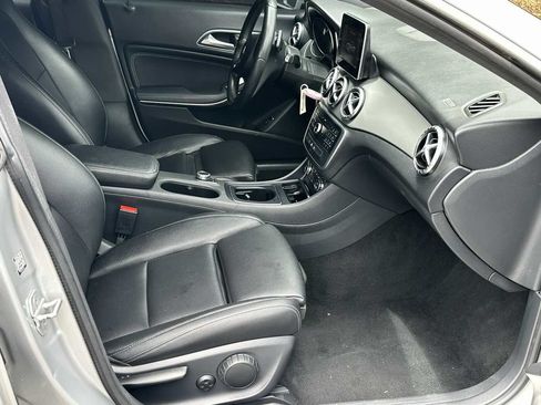 Used 2016 Mercedes-Benz CLA 250 image 21
