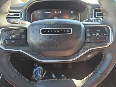 Used 2024 Jeep Wagoneer Series II w/ Flexible Seating Group AWD/4WD image 24