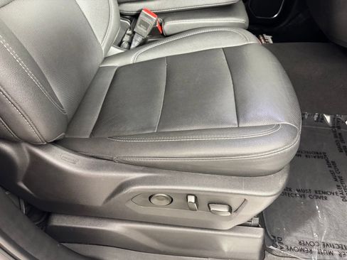 Used 2024 GMC Sierra 1500 SLT AWD/4WD image 36