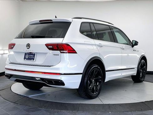 Certified 2023 Volkswagen Tiguan SE R-Line AWD/4WD image 7